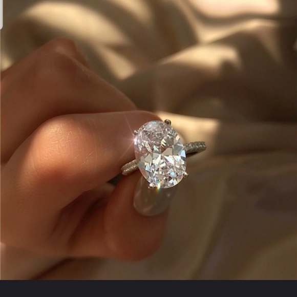 💍💍Exquisite Shiny 5 Karat Oval Cut engagement ring💍💍 - Picture 8 of 16